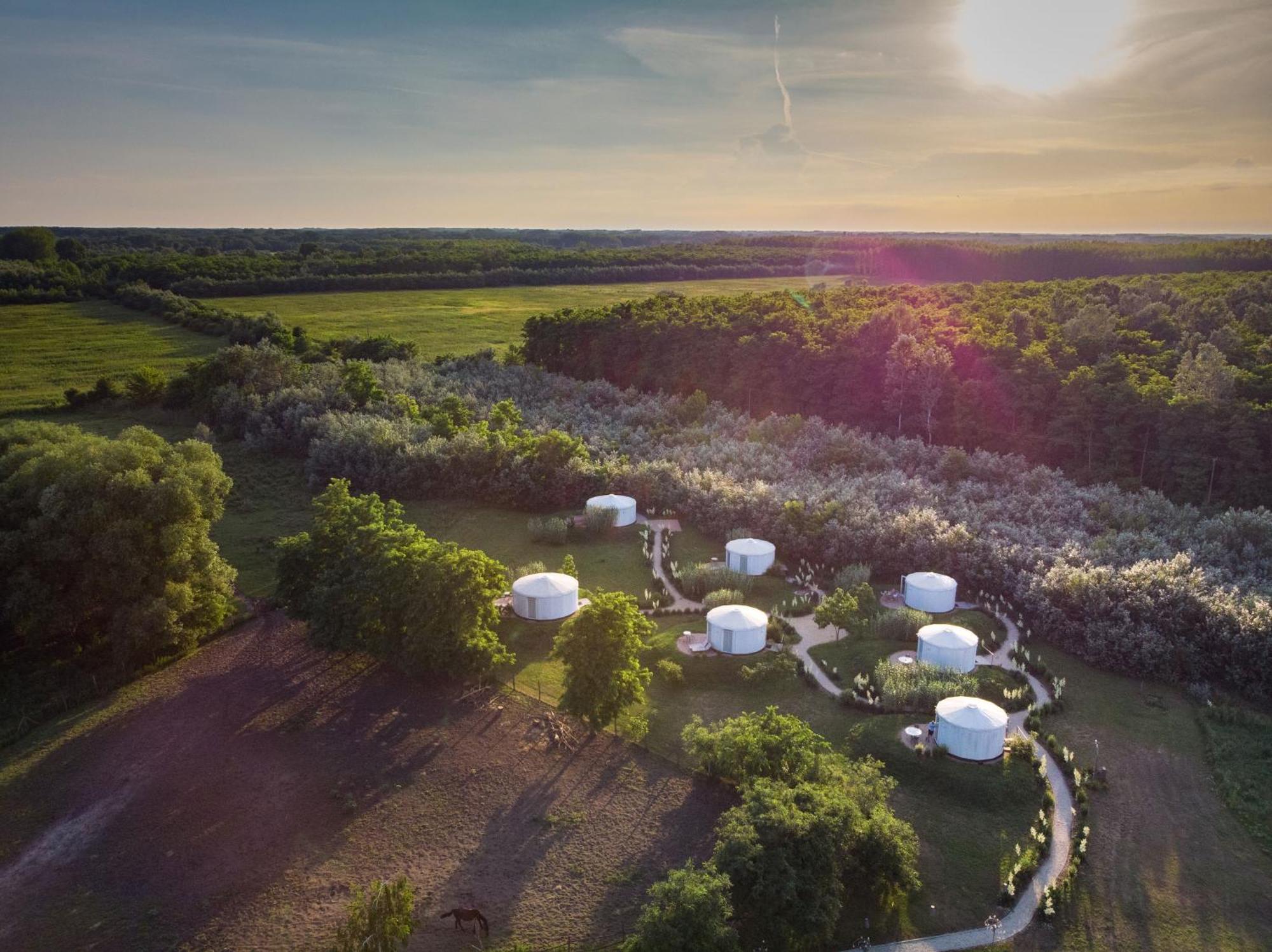 Homoki Lodge Bed & Beyond Glamping (Adults Only) Ruzsa Exterior photo