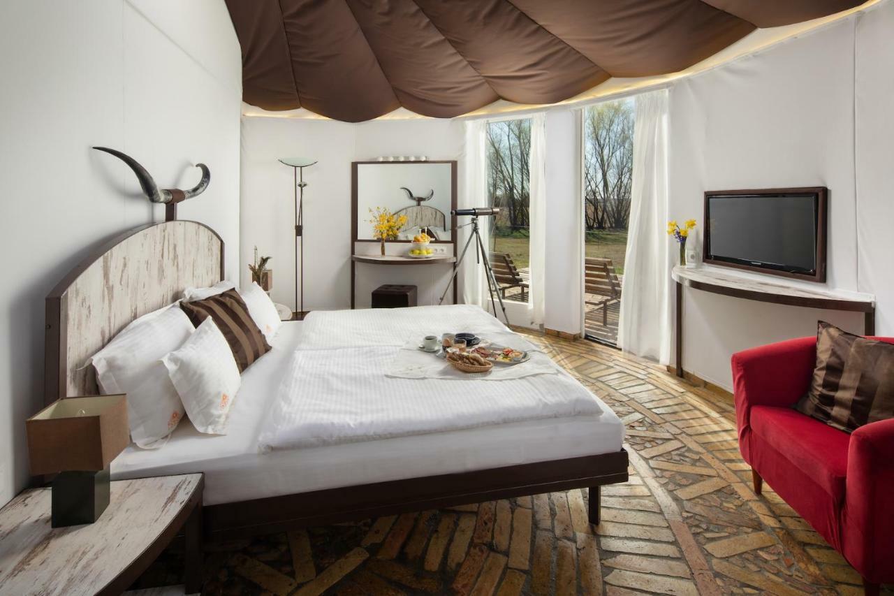 Homoki Lodge Bed & Beyond Glamping (Adults Only) Ruzsa Exterior photo