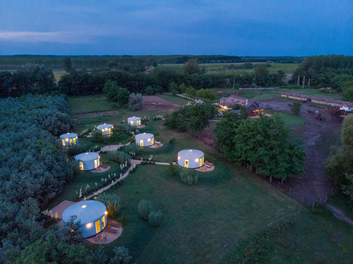 Homoki Lodge Bed & Beyond Glamping (Adults Only) Ruzsa Exterior photo